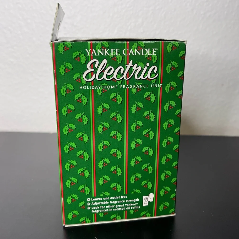Retired Yankee Candle Snowman Electric Holiday Home Fragrance Diffuser Mistletoe